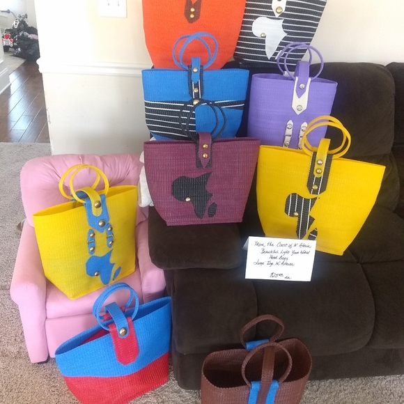 Beautiful Sassy hand and Beach Bags - Picture 3 of 4
